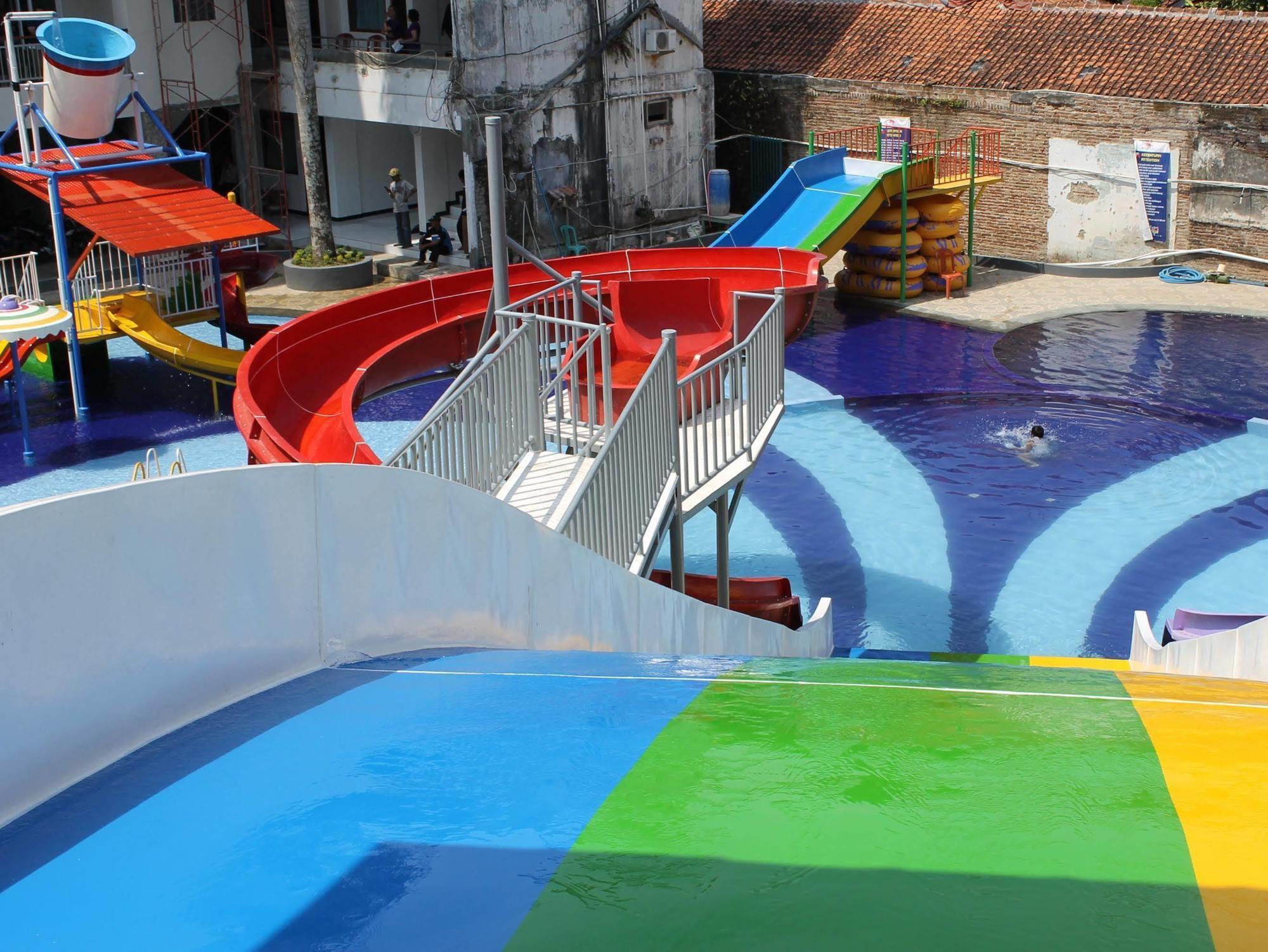 Aquarium Hotel Pangandaran Eksteriør billede